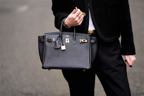 cream birkin bag|how to carry birkin bags.